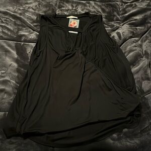 Black flow dressy tank